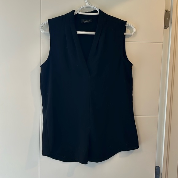 Black sleeveless blouse from LeChateau - Picture 1 of 4